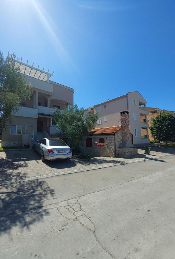 Apartments Stipe Biograd Na Moru Exterior foto